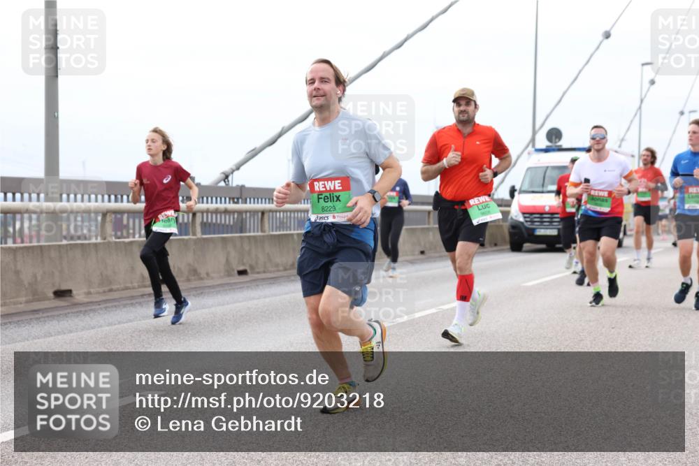 03.10.2025 - Köhlbrandbrückenlauf Lena Gebhardt http://msf.ph/oto/9203218 03.10.2025 15:52:11 Position 2 8229, 9608 meine-sportfotos.de