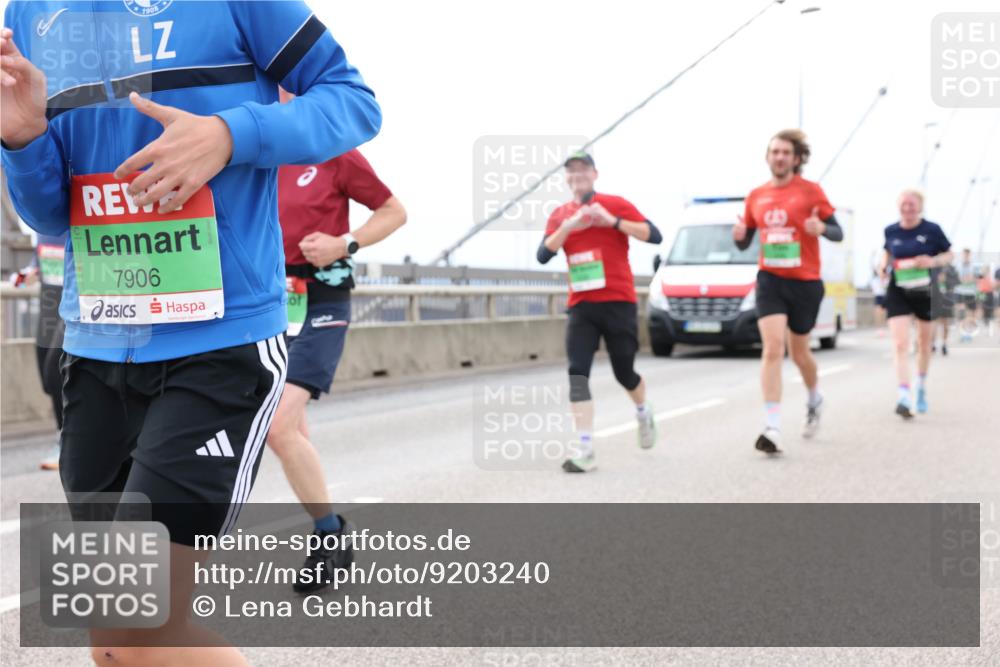 03.10.2025 - Köhlbrandbrückenlauf Lena Gebhardt http://msf.ph/oto/9203240 03.10.2025 15:52:15 Position 2 1908, 7906 meine-sportfotos.de