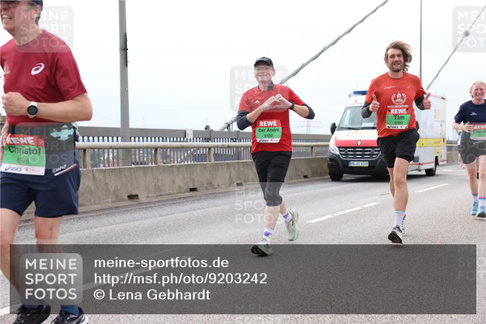 03.10.2025 - Köhlbrandbrückenlauf Lena Gebhardt http://msf.ph/oto/9203242 03.10.2025 15:52:16 Position 2 8978, 8192, 4249, 9396, 7415 meine-sportfotos.de