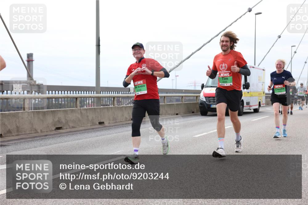03.10.2025 - Köhlbrandbrückenlauf Lena Gebhardt http://msf.ph/oto/9203244 03.10.2025 15:52:16 Position 2 8192, 9396 meine-sportfotos.de