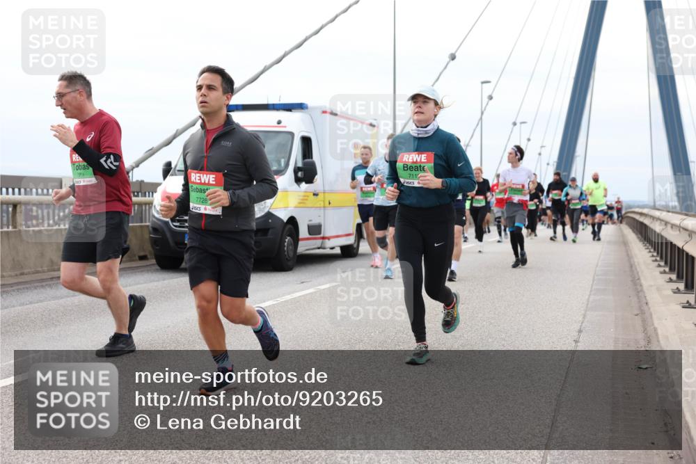 03.10.2025 - Köhlbrandbrückenlauf Lena Gebhardt http://msf.ph/oto/9203265 03.10.2025 15:52:21 Position 2 7704, 7728, 711 meine-sportfotos.de