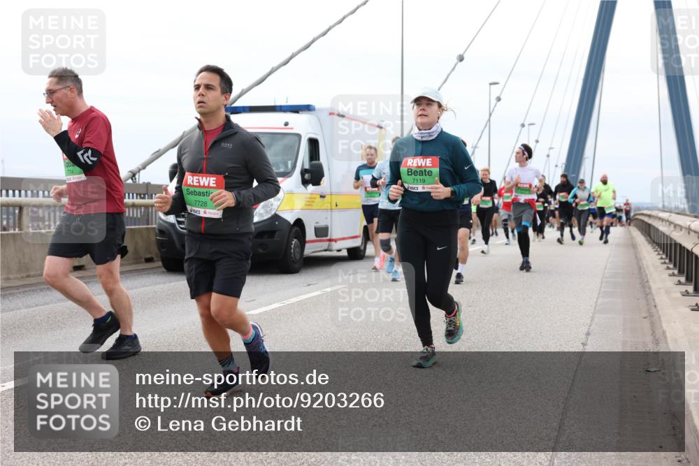 03.10.2025 - Köhlbrandbrückenlauf Lena Gebhardt http://msf.ph/oto/9203266 03.10.2025 15:52:21 Position 2 774, 7728, 7119 meine-sportfotos.de
