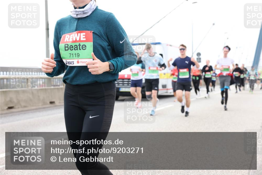 03.10.2025 - Köhlbrandbrückenlauf Lena Gebhardt http://msf.ph/oto/9203271 03.10.2025 15:52:23 Position 2 7119 meine-sportfotos.de