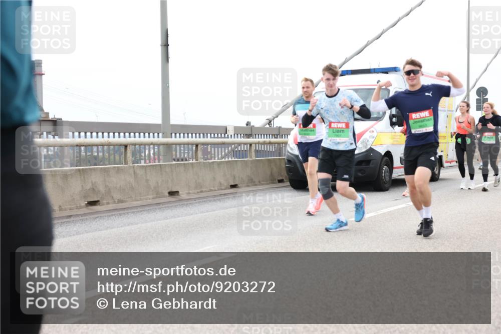 03.10.2025 - Köhlbrandbrückenlauf Lena Gebhardt http://msf.ph/oto/9203272 03.10.2025 15:52:23 Position 2  meine-sportfotos.de