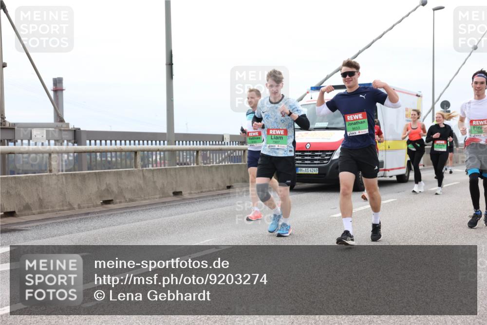 03.10.2025 - Köhlbrandbrückenlauf Lena Gebhardt http://msf.ph/oto/9203274 03.10.2025 15:52:24 Position 2 7907, 42, 854, 9653, 4249 meine-sportfotos.de
