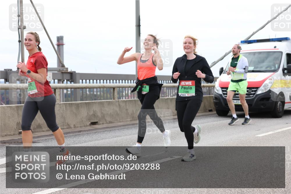 03.10.2025 - Köhlbrandbrückenlauf Lena Gebhardt http://msf.ph/oto/9203288 03.10.2025 15:52:27 Position 2 7572, 7188 meine-sportfotos.de