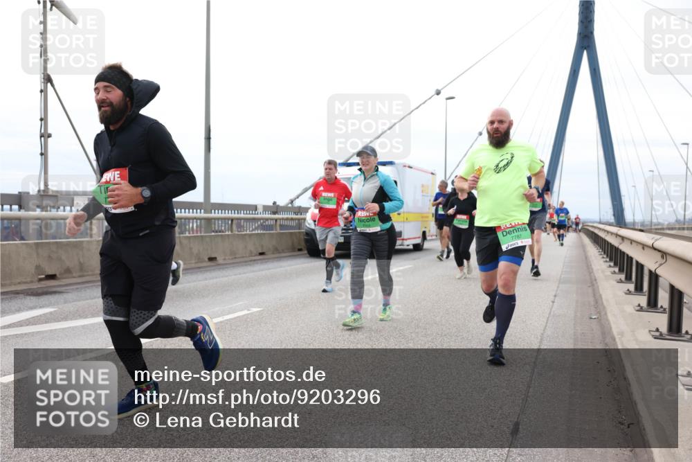 03.10.2025 - Köhlbrandbrückenlauf Lena Gebhardt http://msf.ph/oto/9203296 03.10.2025 15:52:29 Position 2 7787 meine-sportfotos.de