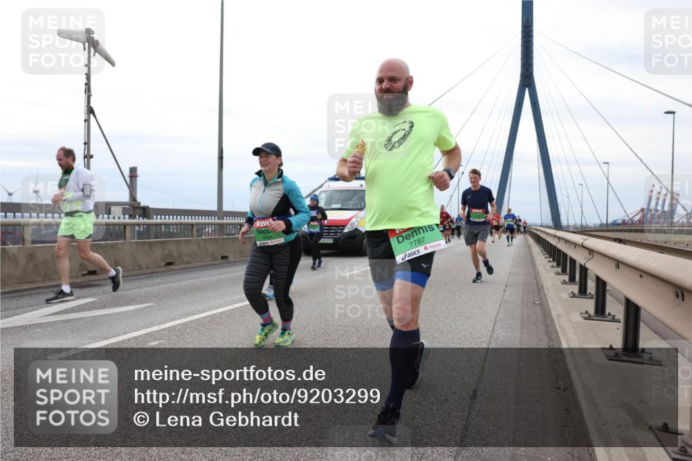 03.10.2025 - Köhlbrandbrückenlauf Lena Gebhardt http://msf.ph/oto/9203299 03.10.2025 15:52:29 Position 2 8969, 7787 meine-sportfotos.de