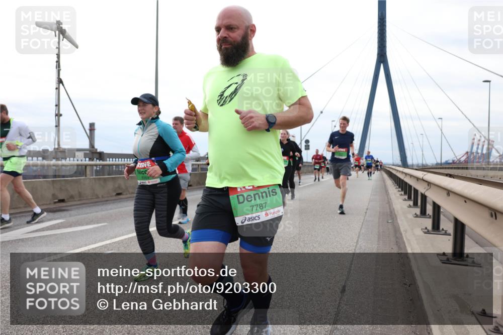 03.10.2025 - Köhlbrandbrückenlauf Lena Gebhardt http://msf.ph/oto/9203300 03.10.2025 15:52:30 Position 2 8969, 7787 meine-sportfotos.de