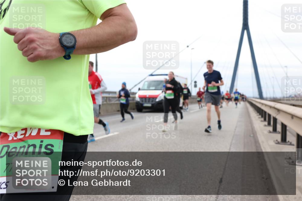03.10.2025 - Köhlbrandbrückenlauf Lena Gebhardt http://msf.ph/oto/9203301 03.10.2025 15:52:30 Position 2 7787, 8 meine-sportfotos.de