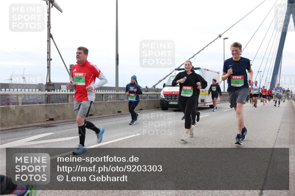 03.10.2025 - Köhlbrandbrückenlauf Lena Gebhardt http://msf.ph/oto/9203303 03.10.2025 15:52:30 Position 2 7791, 4249, 7367, 9700 meine-sportfotos.de