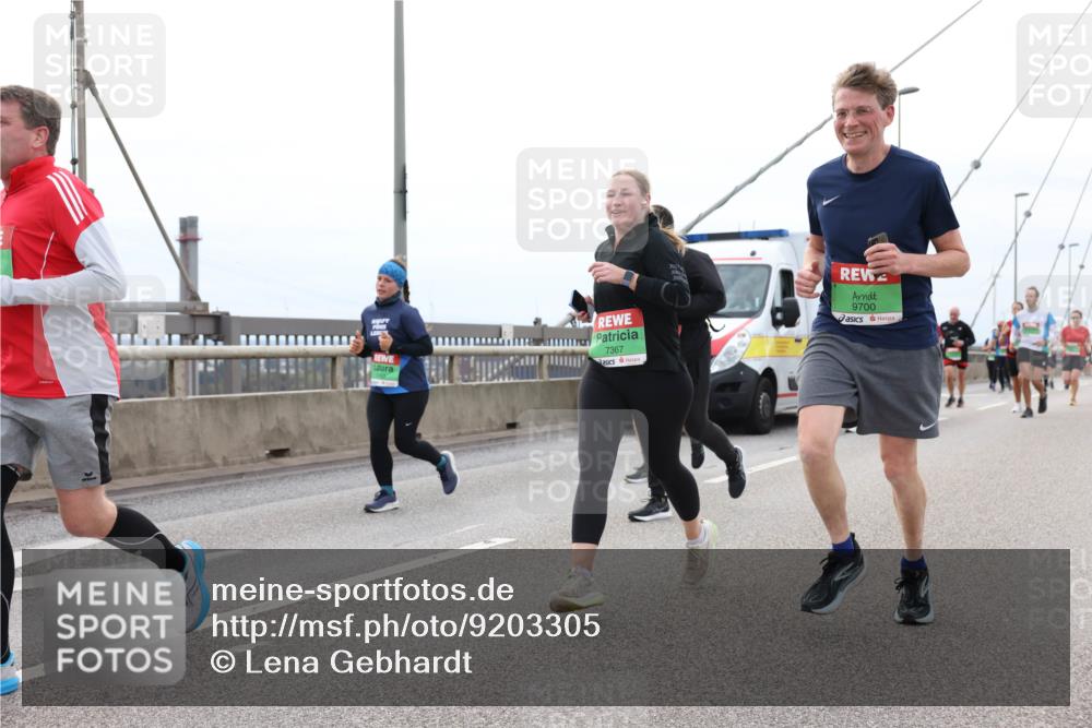 03.10.2025 - Köhlbrandbrückenlauf Lena Gebhardt http://msf.ph/oto/9203305 03.10.2025 15:52:31 Position 2 7367, 9700 meine-sportfotos.de