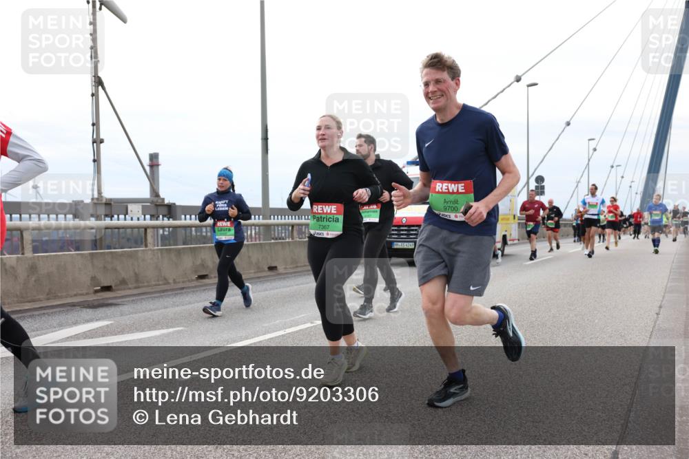 03.10.2025 - Köhlbrandbrückenlauf Lena Gebhardt http://msf.ph/oto/9203306 03.10.2025 15:52:31 Position 2 7367, 4249, 9700 meine-sportfotos.de