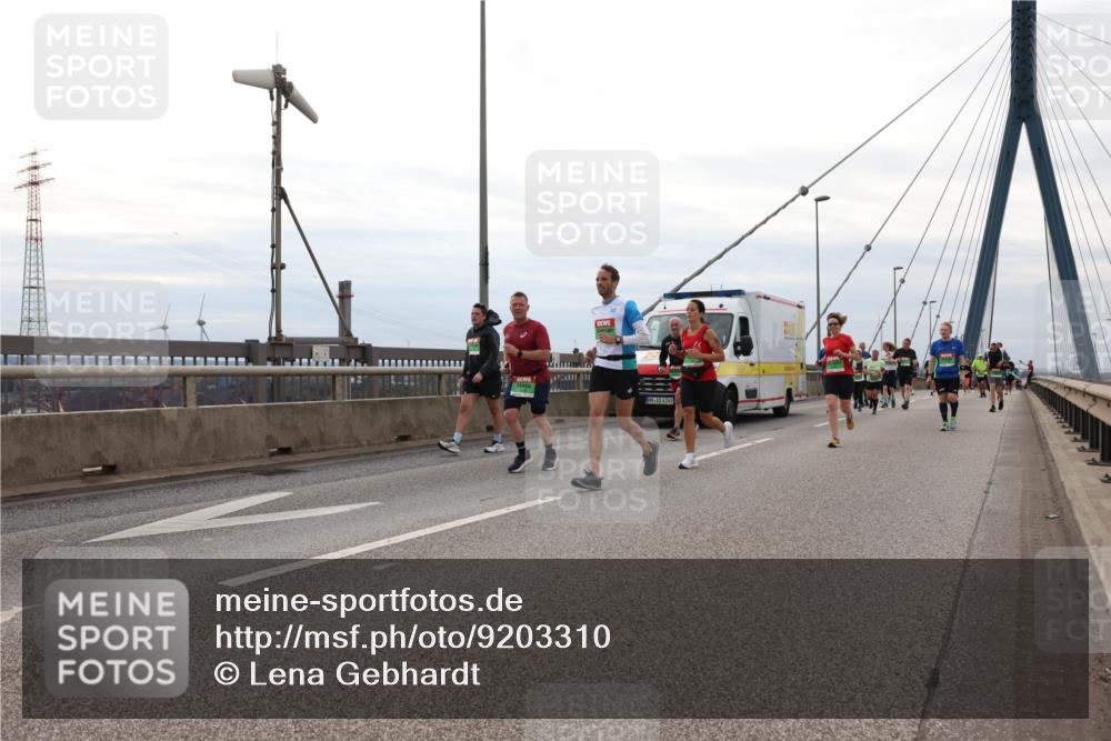 03.10.2025 - Köhlbrandbrückenlauf Lena Gebhardt http://msf.ph/oto/9203310 03.10.2025 15:52:35 Position 2 4249 meine-sportfotos.de