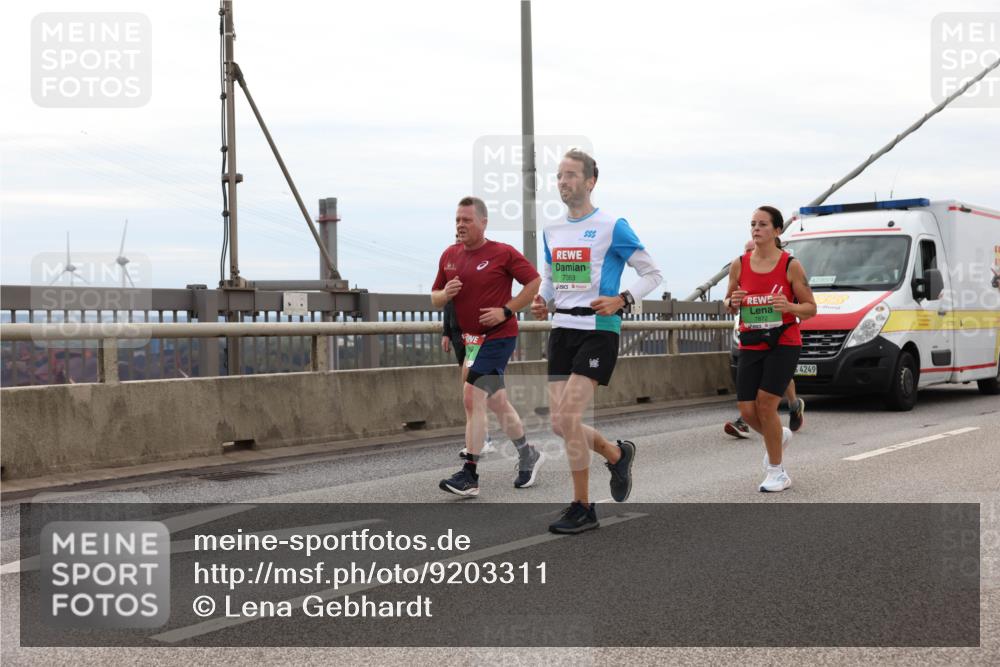03.10.2025 - Köhlbrandbrückenlauf Lena Gebhardt http://msf.ph/oto/9203311 03.10.2025 15:52:35 Position 2 7383, 42, 854, 7872, 4249 meine-sportfotos.de
