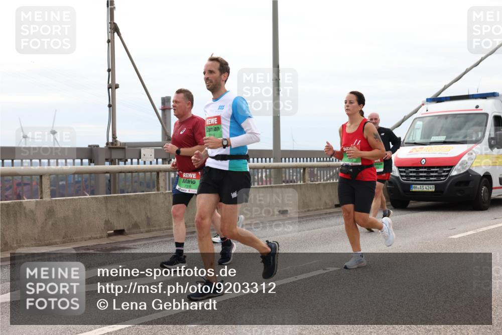 03.10.2025 - Köhlbrandbrückenlauf Lena Gebhardt http://msf.ph/oto/9203312 03.10.2025 15:52:36 Position 2 7376, 7203, 42, 85, 4, 4249 meine-sportfotos.de