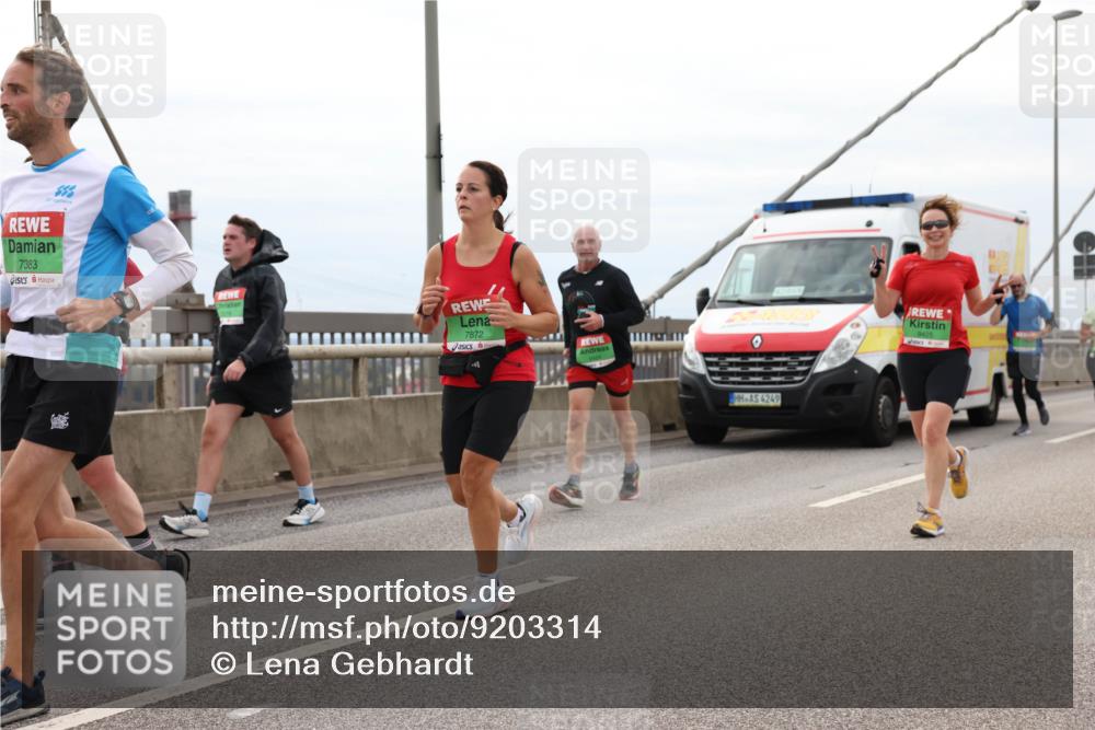 03.10.2025 - Köhlbrandbrückenlauf Lena Gebhardt http://msf.ph/oto/9203314 03.10.2025 15:52:36 Position 2 7383, 7872, 4249, 9425 meine-sportfotos.de
