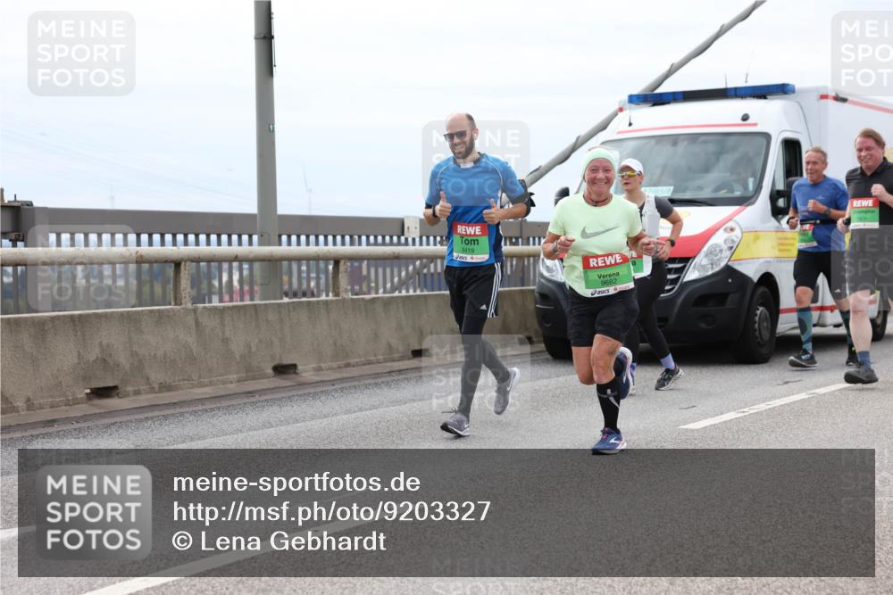03.10.2025 - Köhlbrandbrückenlauf Lena Gebhardt http://msf.ph/oto/9203327 03.10.2025 15:52:39 Position 2 8419, 9682, 2, 85, 4 meine-sportfotos.de