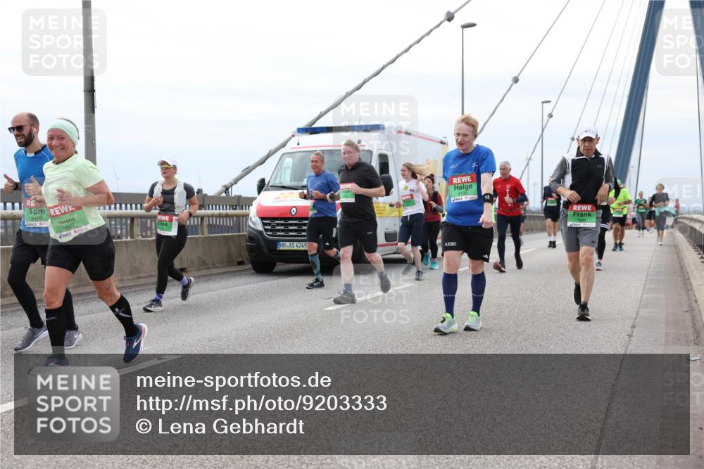 03.10.2025 - Köhlbrandbrückenlauf Lena Gebhardt http://msf.ph/oto/9203333 03.10.2025 15:52:40 Position 2 8419, 9682, 4249, 9134, 7689 meine-sportfotos.de