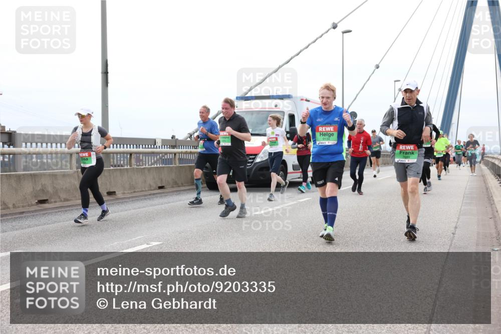 03.10.2025 - Köhlbrandbrückenlauf Lena Gebhardt http://msf.ph/oto/9203335 03.10.2025 15:52:40 Position 2 9134, 7689 meine-sportfotos.de