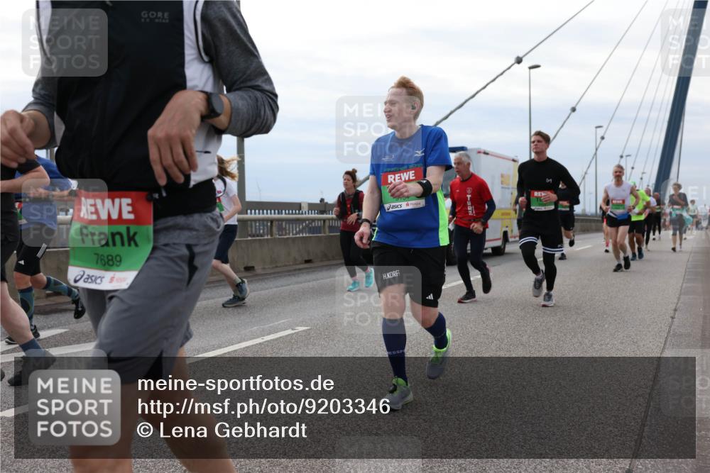 03.10.2025 - Köhlbrandbrückenlauf Lena Gebhardt http://msf.ph/oto/9203346 03.10.2025 15:52:42 Position 2 7689, 2016 meine-sportfotos.de