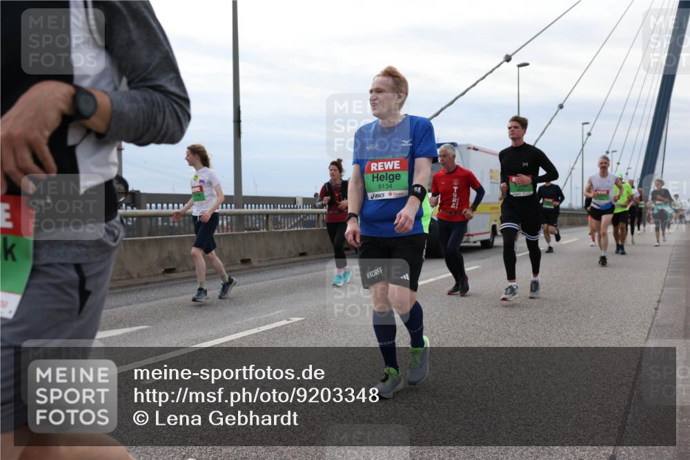 03.10.2025 - Köhlbrandbrückenlauf Lena Gebhardt http://msf.ph/oto/9203348 03.10.2025 15:52:42 Position 2 2016, 9134 meine-sportfotos.de