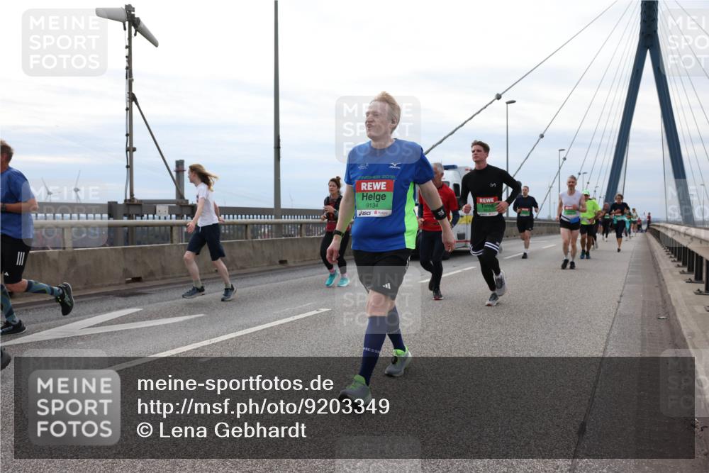03.10.2025 - Köhlbrandbrückenlauf Lena Gebhardt http://msf.ph/oto/9203349 03.10.2025 15:52:43 Position 2 2016, 9134 meine-sportfotos.de