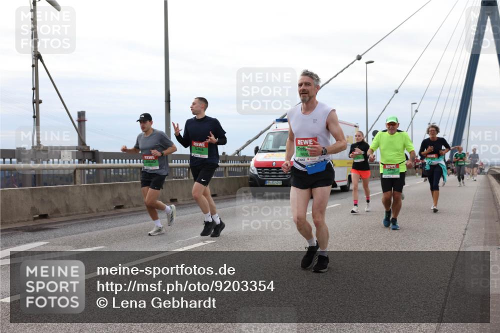 03.10.2025 - Köhlbrandbrückenlauf Lena Gebhardt http://msf.ph/oto/9203354 03.10.2025 15:52:46 Position 2 4249, 9530 meine-sportfotos.de