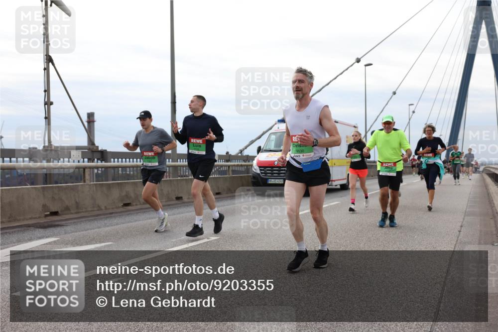 03.10.2025 - Köhlbrandbrückenlauf Lena Gebhardt http://msf.ph/oto/9203355 03.10.2025 15:52:46 Position 2 4249, 9530 meine-sportfotos.de