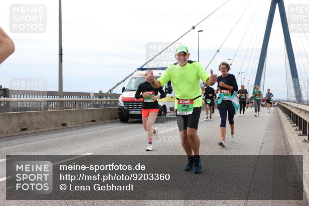 03.10.2025 - Köhlbrandbrückenlauf Lena Gebhardt http://msf.ph/oto/9203360 03.10.2025 15:52:47 Position 2 4249, 8845 meine-sportfotos.de