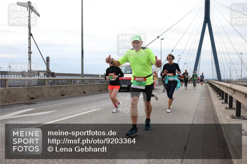 03.10.2025 - Köhlbrandbrückenlauf Lena Gebhardt http://msf.ph/oto/9203364 03.10.2025 15:52:47 Position 2 4249, 8845 meine-sportfotos.de