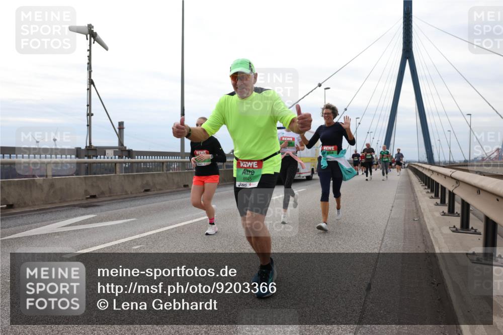 03.10.2025 - Köhlbrandbrückenlauf Lena Gebhardt http://msf.ph/oto/9203366 03.10.2025 15:52:48 Position 2 8845 meine-sportfotos.de