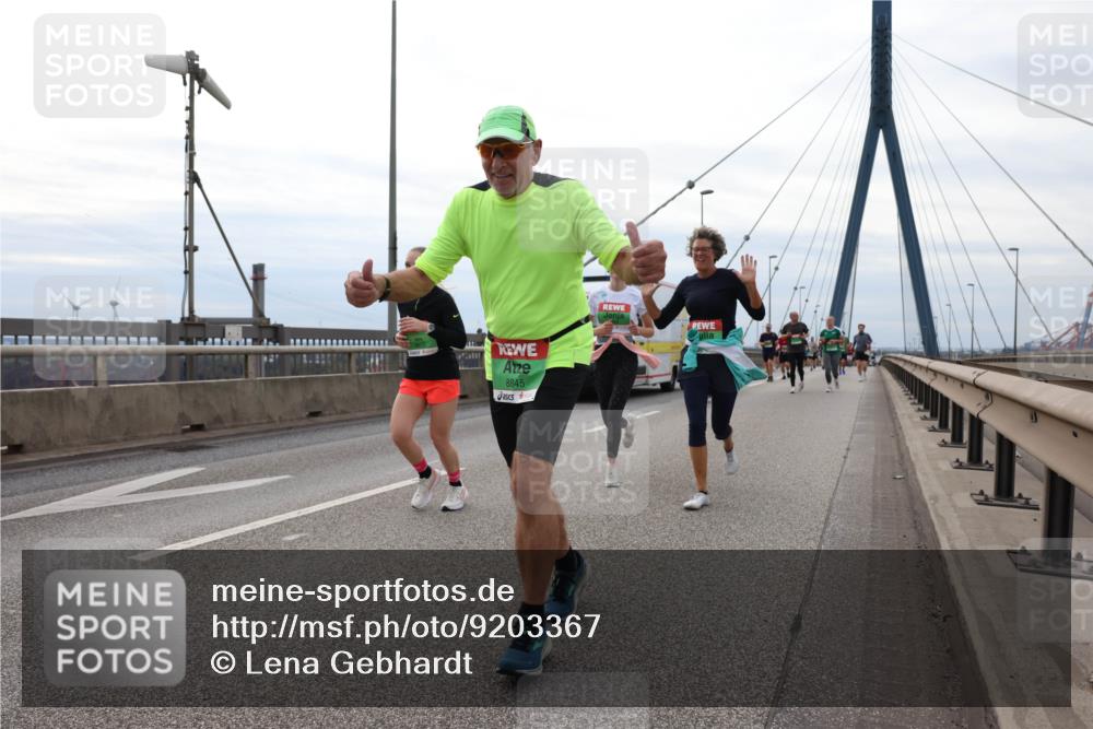 03.10.2025 - Köhlbrandbrückenlauf Lena Gebhardt http://msf.ph/oto/9203367 03.10.2025 15:52:48 Position 2 8845 meine-sportfotos.de