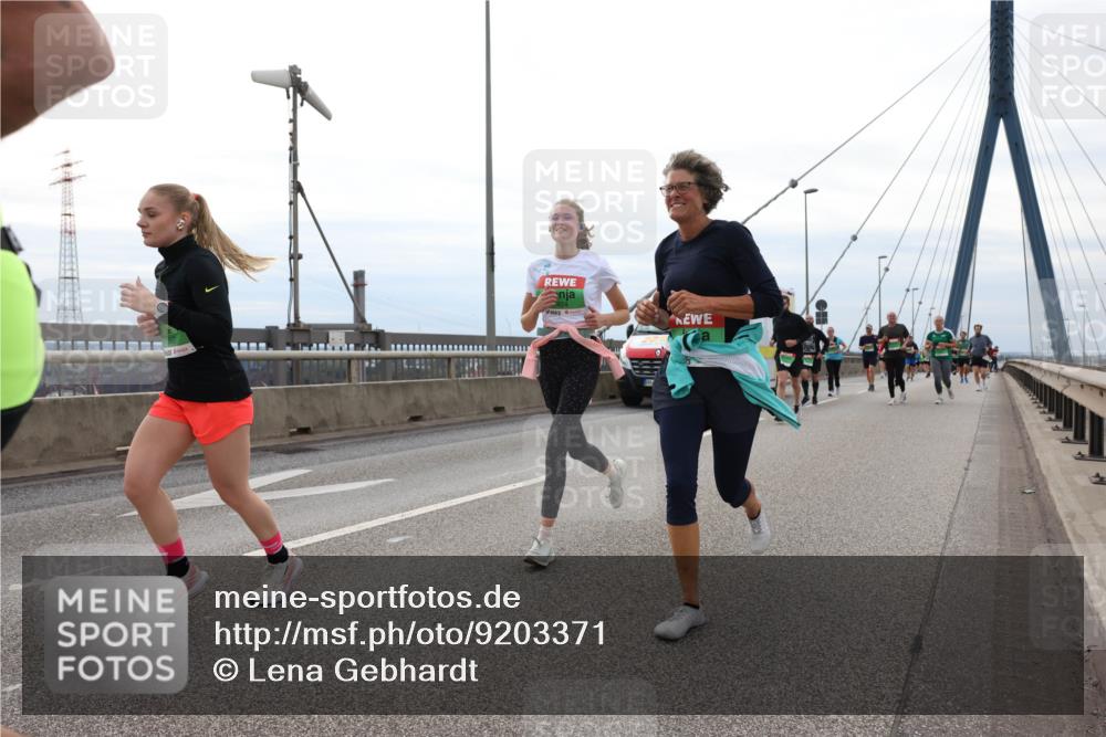03.10.2025 - Köhlbrandbrückenlauf Lena Gebhardt http://msf.ph/oto/9203371 03.10.2025 15:52:48 Position 2  meine-sportfotos.de