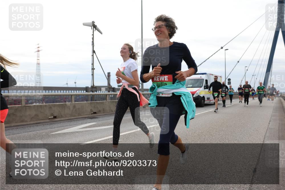 03.10.2025 - Köhlbrandbrückenlauf Lena Gebhardt http://msf.ph/oto/9203373 03.10.2025 15:52:49 Position 2  meine-sportfotos.de
