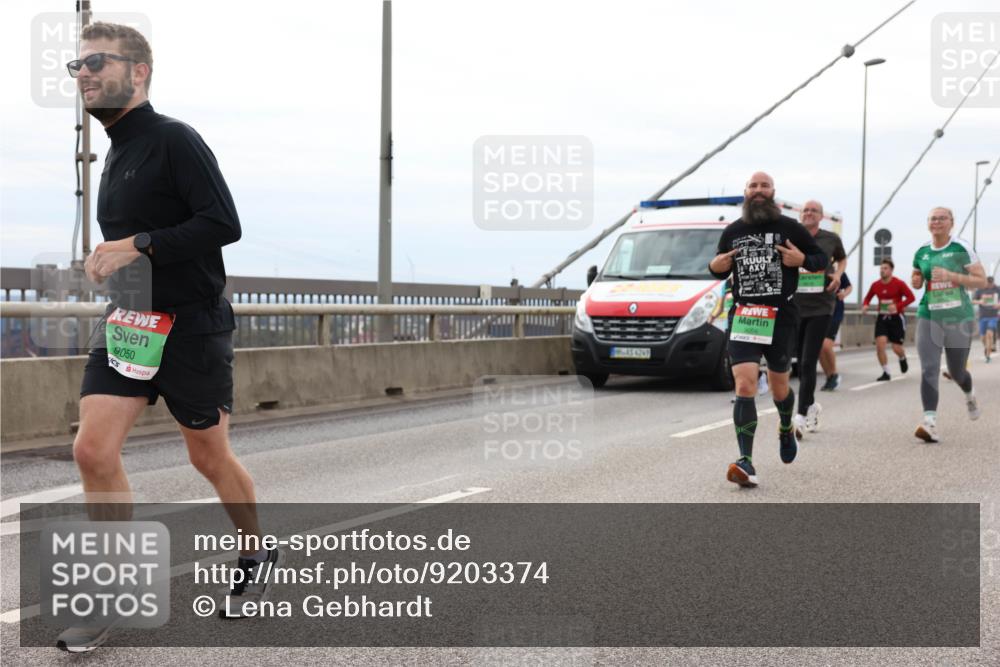 03.10.2025 - Köhlbrandbrückenlauf Lena Gebhardt http://msf.ph/oto/9203374 03.10.2025 15:52:51 Position 2 9050, 4249 meine-sportfotos.de