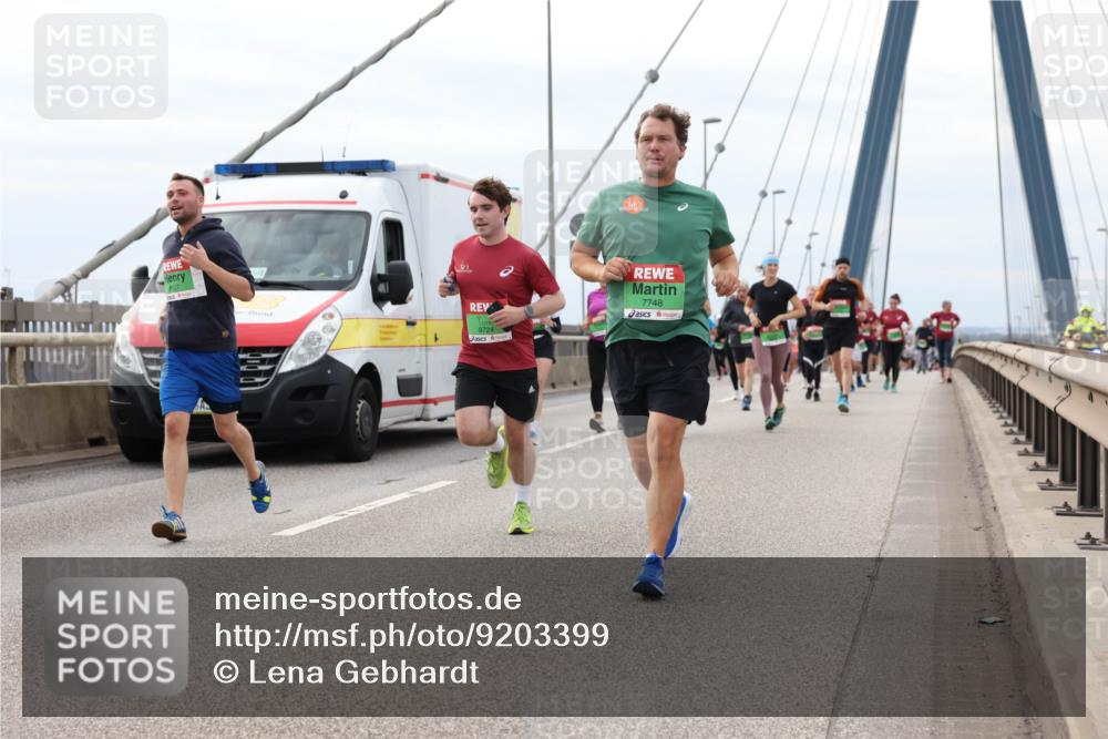 03.10.2025 - Köhlbrandbrückenlauf Lena Gebhardt http://msf.ph/oto/9203399 03.10.2025 15:52:57 Position 2 8127, 9724, 7748 meine-sportfotos.de