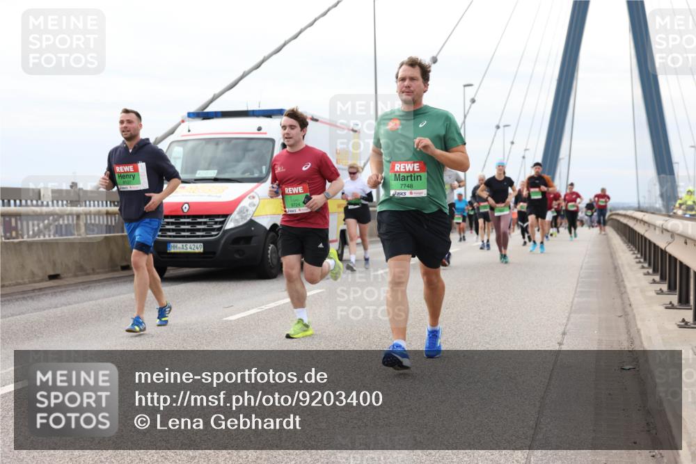 03.10.2025 - Köhlbrandbrückenlauf Lena Gebhardt http://msf.ph/oto/9203400 03.10.2025 15:52:57 Position 2 8127, 42, 859, 4249, 9724, 7748 meine-sportfotos.de