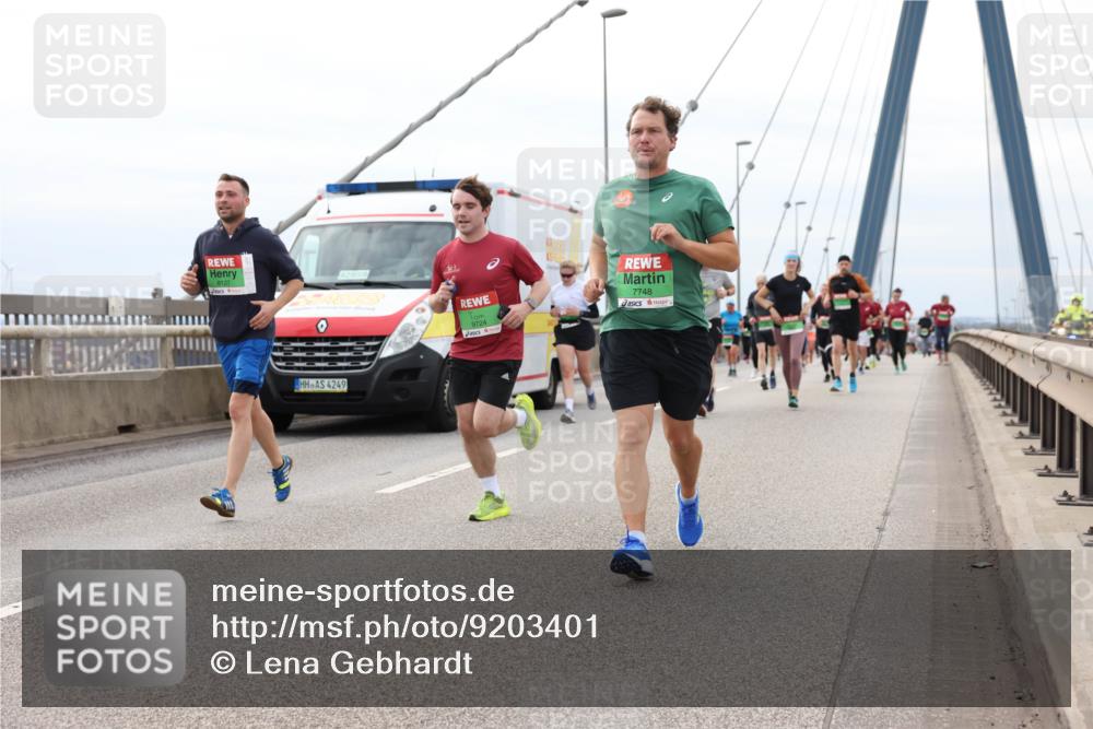 03.10.2025 - Köhlbrandbrückenlauf Lena Gebhardt http://msf.ph/oto/9203401 03.10.2025 15:52:57 Position 2 2, 854, 4249, 9724, 7748 meine-sportfotos.de