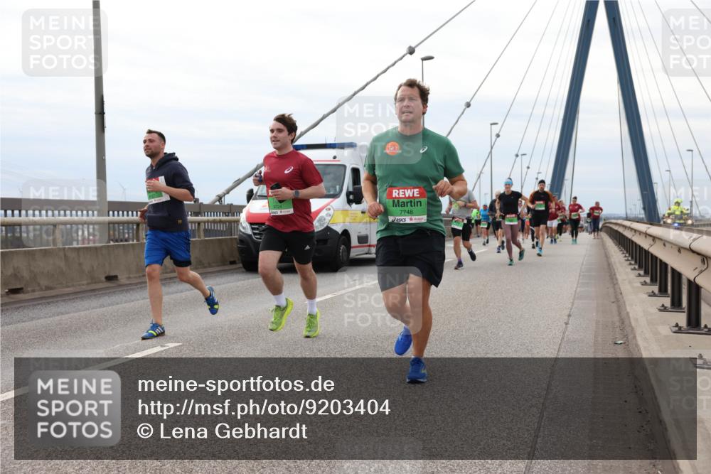 03.10.2025 - Köhlbrandbrückenlauf Lena Gebhardt http://msf.ph/oto/9203404 03.10.2025 15:52:58 Position 2 9724, 7748 meine-sportfotos.de