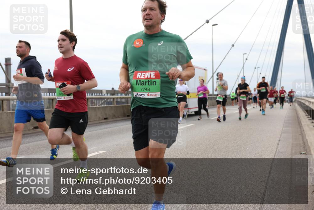 03.10.2025 - Köhlbrandbrückenlauf Lena Gebhardt http://msf.ph/oto/9203405 03.10.2025 15:52:58 Position 2 9724, 7748 meine-sportfotos.de