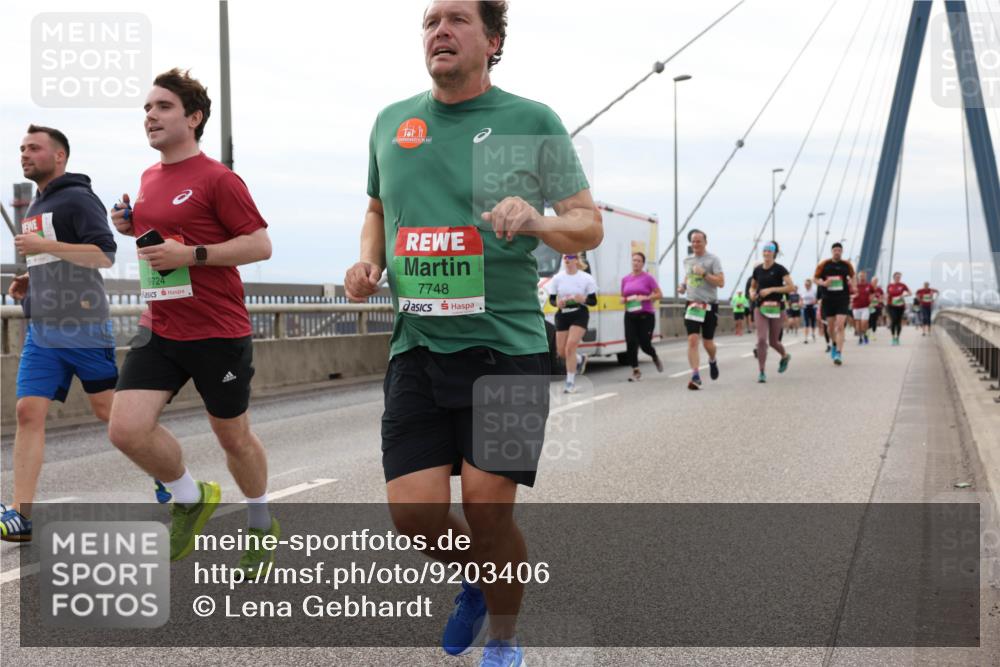 03.10.2025 - Köhlbrandbrückenlauf Lena Gebhardt http://msf.ph/oto/9203406 03.10.2025 15:52:58 Position 2 9724, 7748 meine-sportfotos.de