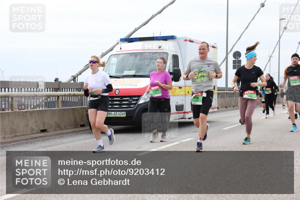 03.10.2025 - Köhlbrandbrückenlauf Lena Gebhardt http://msf.ph/oto/9203412 03.10.2025 15:53:00 Position 2 42, 85, 4, 4, 3, 4249, 7734, 7243 meine-sportfotos.de