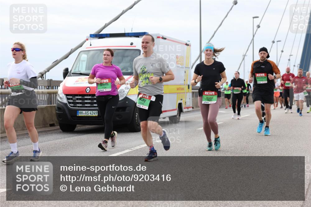 03.10.2025 - Köhlbrandbrückenlauf Lena Gebhardt http://msf.ph/oto/9203416 03.10.2025 15:53:00 Position 2 4249, 7734, 7243, 10, 9686, 7749 meine-sportfotos.de