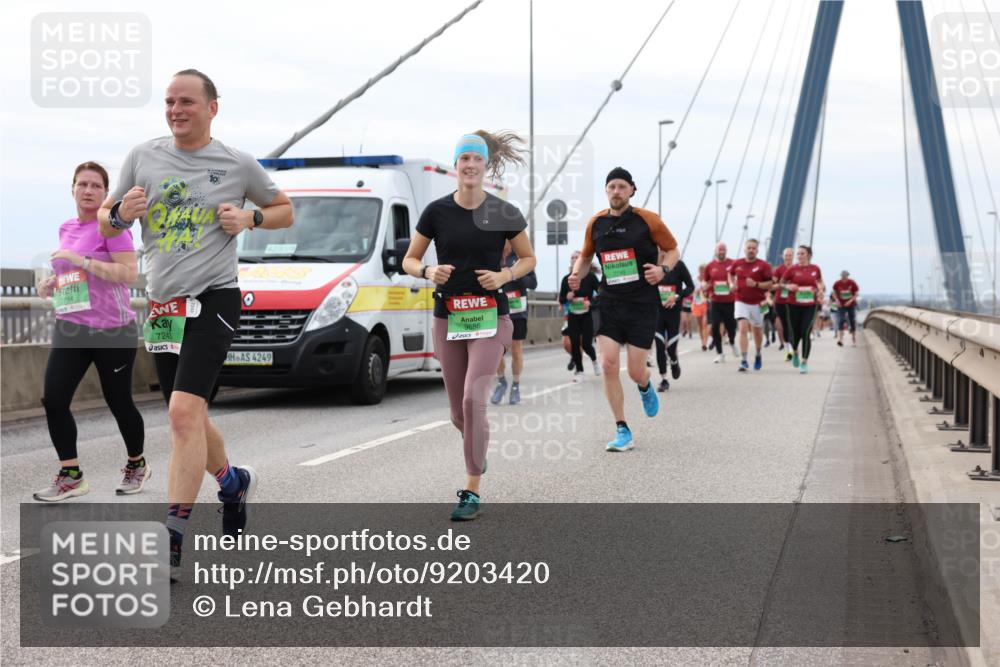 03.10.2025 - Köhlbrandbrückenlauf Lena Gebhardt http://msf.ph/oto/9203420 03.10.2025 15:53:01 Position 2 7734, 7243, 100, 4249, 9686, 7749 meine-sportfotos.de