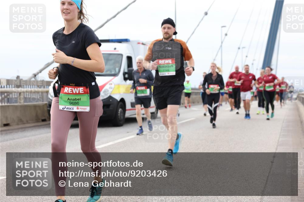 03.10.2025 - Köhlbrandbrückenlauf Lena Gebhardt http://msf.ph/oto/9203426 03.10.2025 15:53:02 Position 2 9686, 7749 meine-sportfotos.de