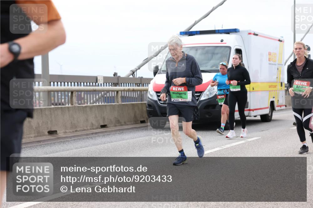 03.10.2025 - Köhlbrandbrückenlauf Lena Gebhardt http://msf.ph/oto/9203433 03.10.2025 15:53:04 Position 2 7832, 7493 meine-sportfotos.de