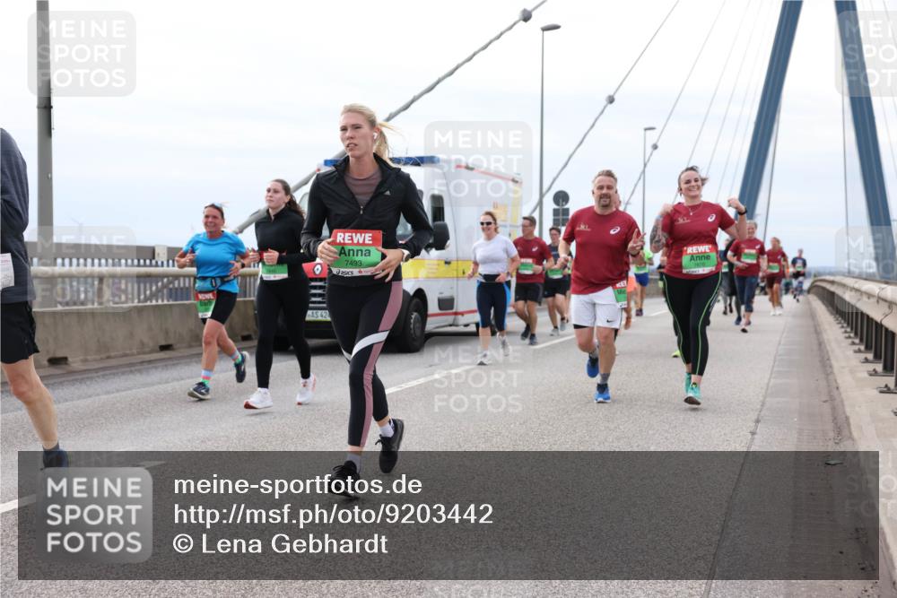 03.10.2025 - Köhlbrandbrückenlauf Lena Gebhardt http://msf.ph/oto/9203442 03.10.2025 15:53:05 Position 2 42, 7493 meine-sportfotos.de