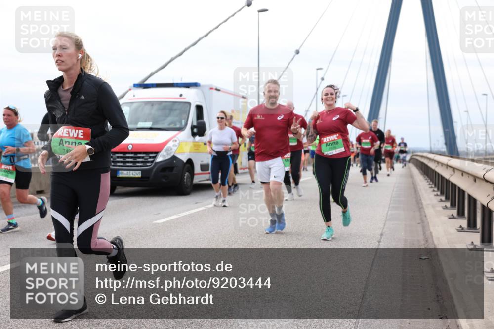 03.10.2025 - Köhlbrandbrückenlauf Lena Gebhardt http://msf.ph/oto/9203444 03.10.2025 15:53:06 Position 2 740, 4249, 7676 meine-sportfotos.de