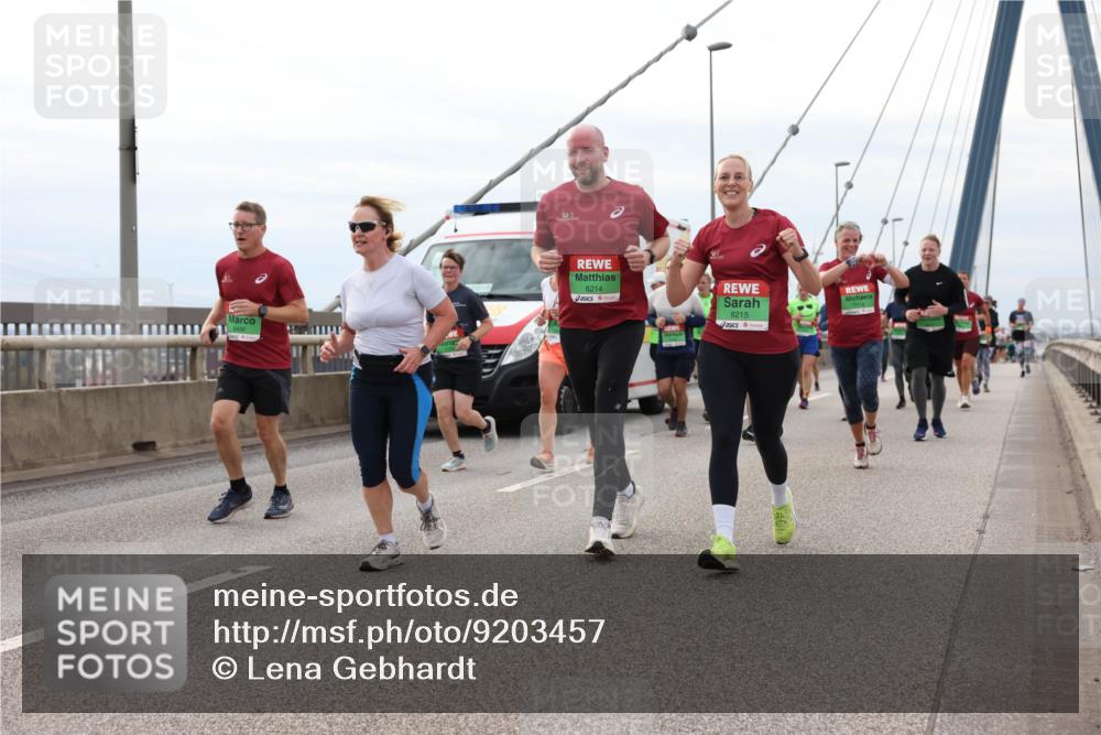 03.10.2025 - Köhlbrandbrückenlauf Lena Gebhardt http://msf.ph/oto/9203457 03.10.2025 15:53:08 Position 2 8496, 8214, 8215 meine-sportfotos.de
